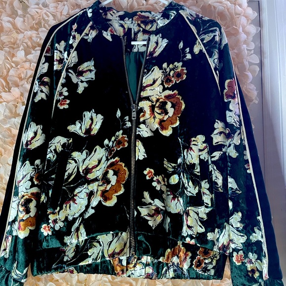 Elli WHITE CRUSHED VELVET BOMBER 🤩🤩 *** size M/L , mint condition - Picture 1 of 3